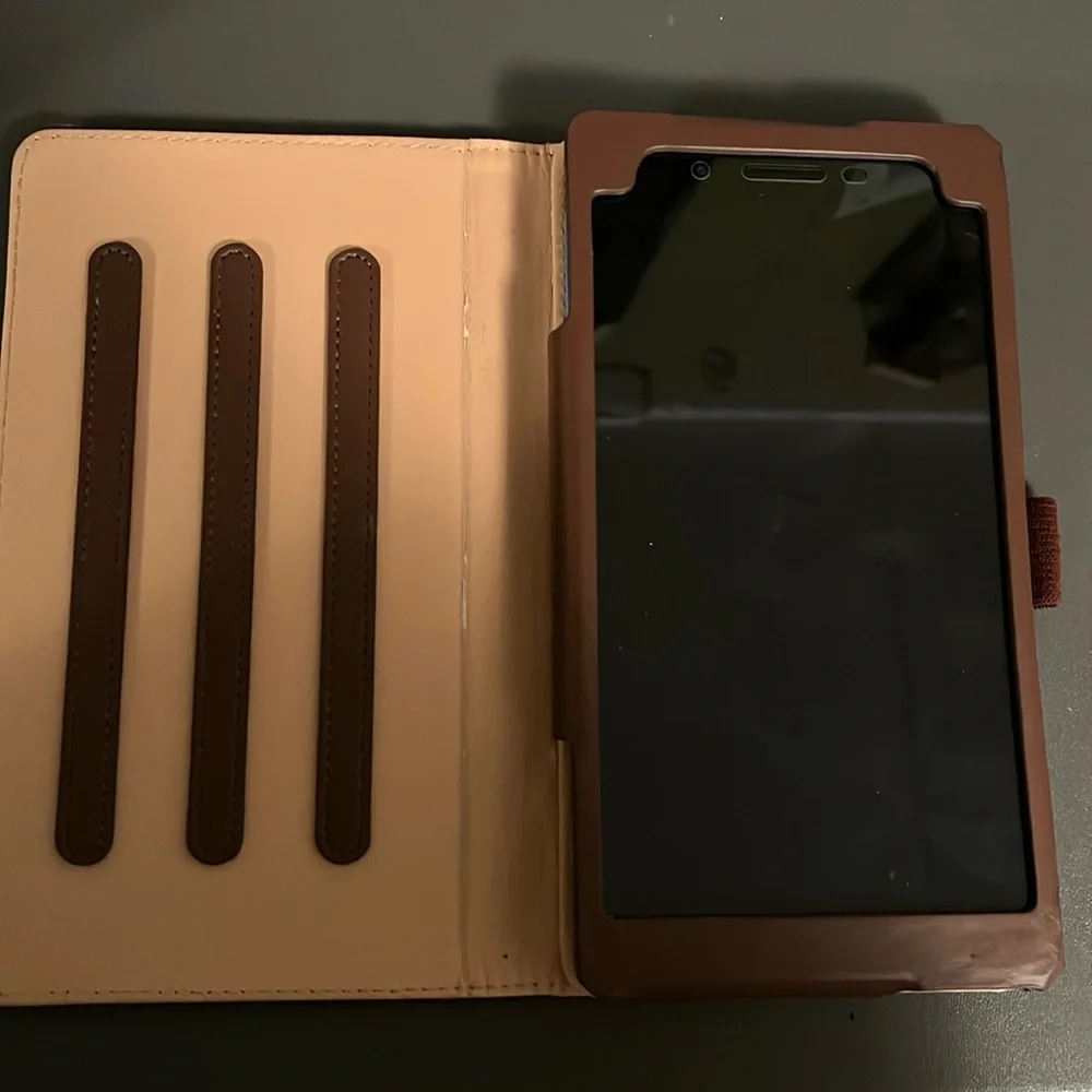 Lenovo 2019 Tablet, works! Already factory reset and ready to use